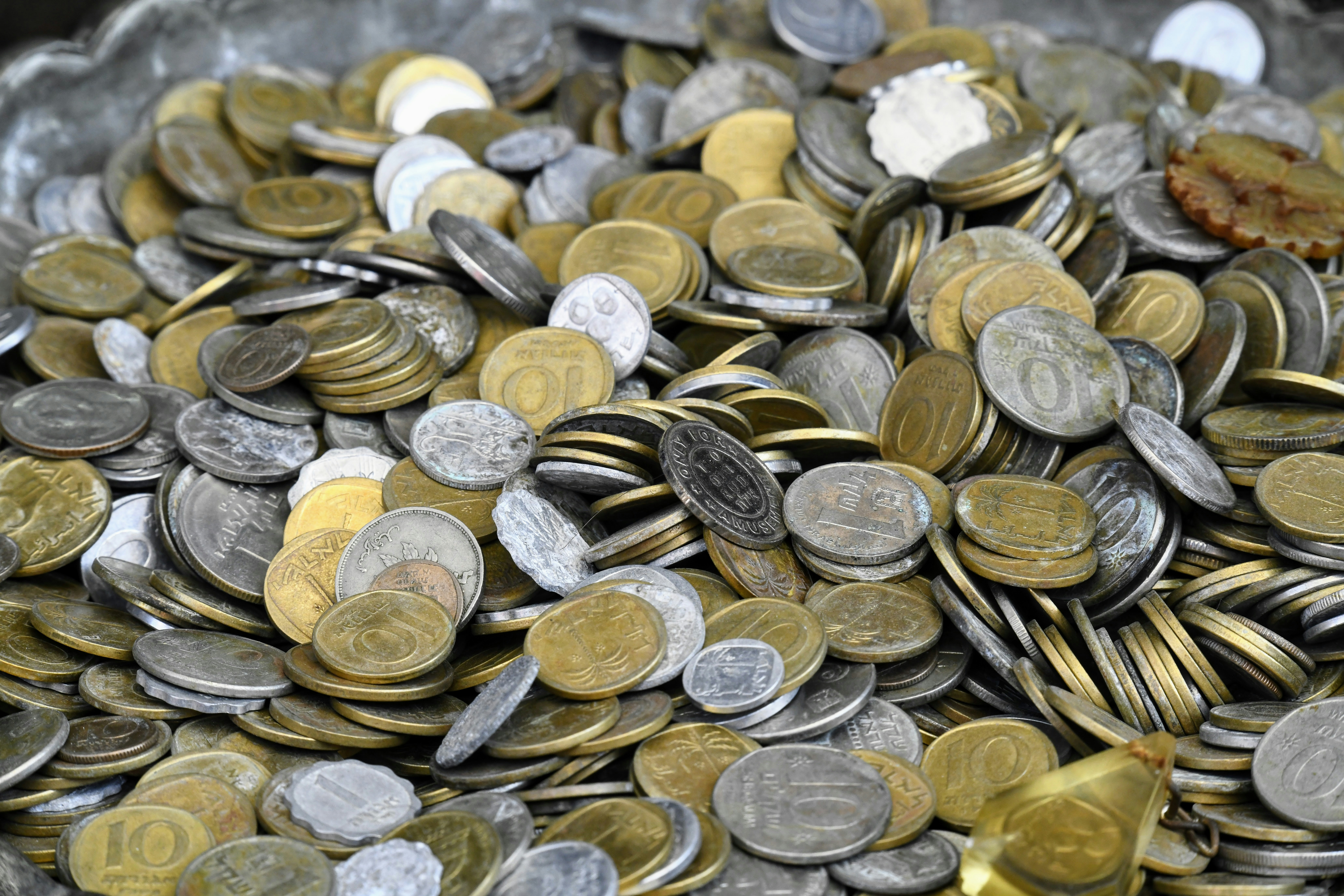Photo de pièces en or et argent